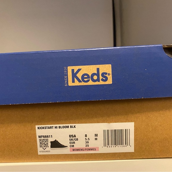 Women Ked’s Black with Gold Trim Size 8 - Picture 3 of 3